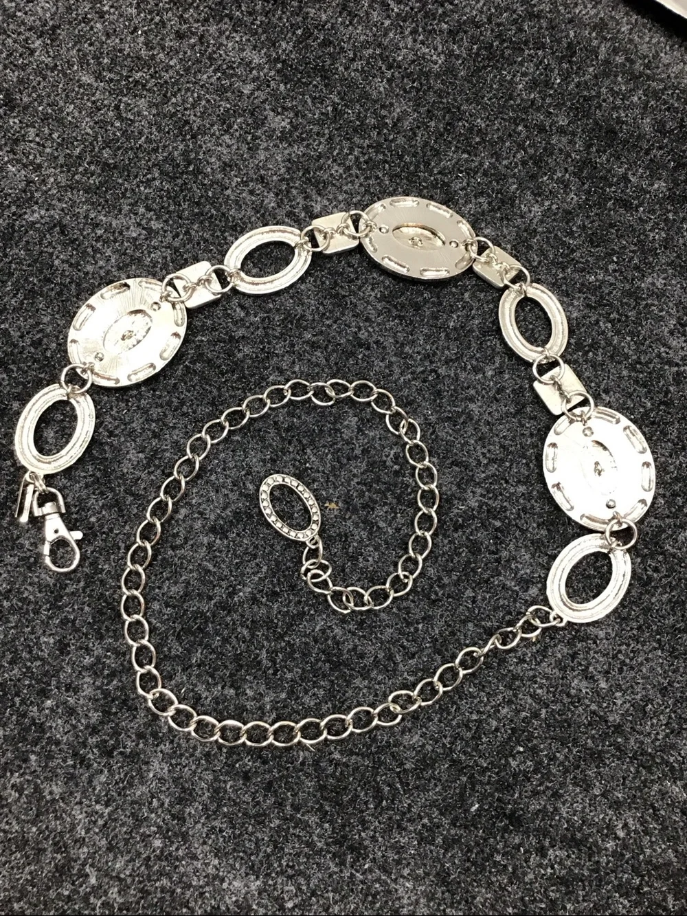 Chico’s heavy Metal Link Chain adjustable Waist Belt in Silver